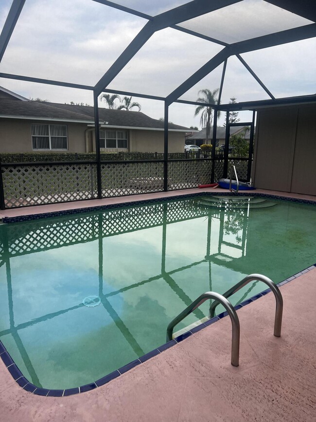 Building Photo - 9173 E Highland Pines Blvd