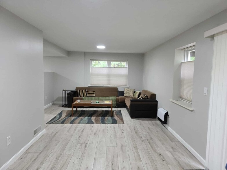 Building Photo - 68 Gatsby Dr