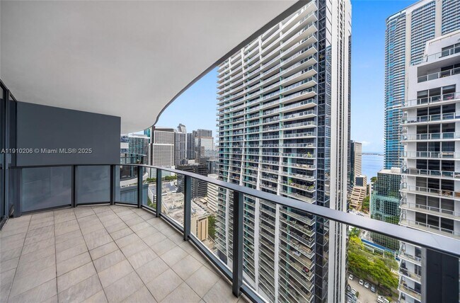 Building Photo - 1000 Brickell Plaza