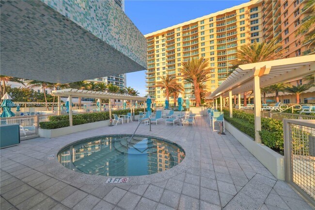 Building Photo - 2501 S Ocean Dr