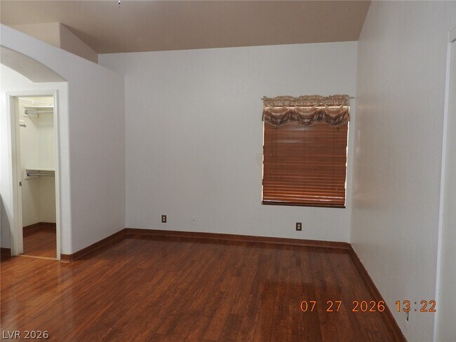 Building Photo - 4533 Chestnut Blaze