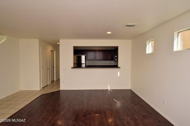 Building Photo - 10610 E Pleasant Pasture Dr