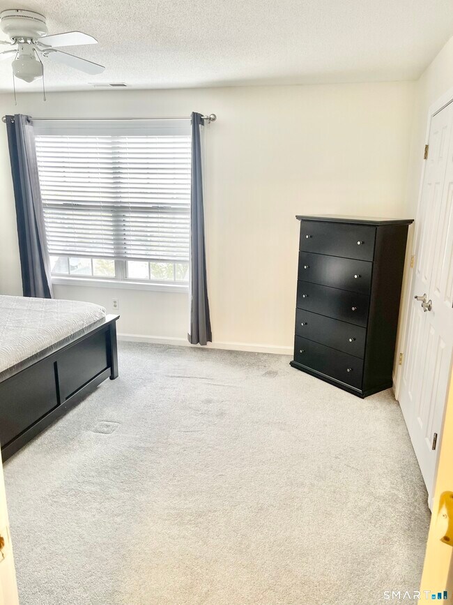 Building Photo - 2390 State St