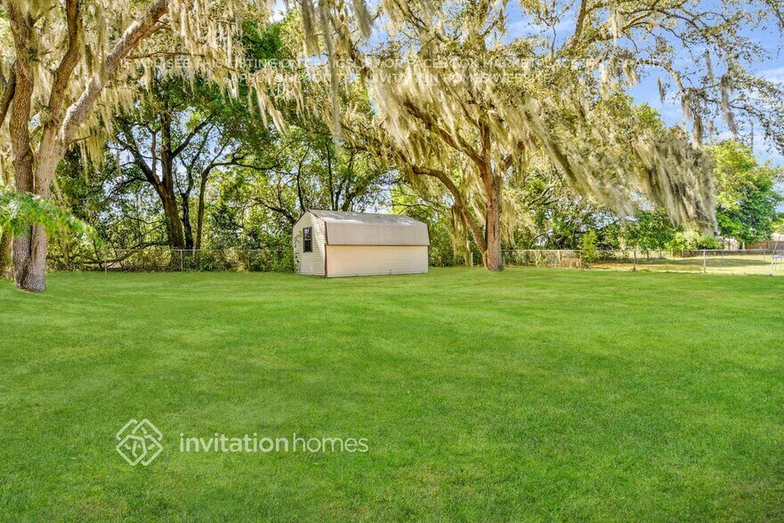 Building Photo - 316 E Rose Ln