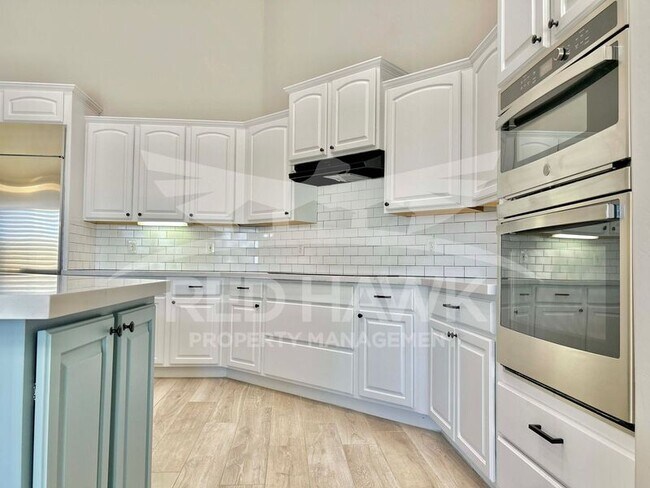 Building Photo - 863 W Bluebird Dr