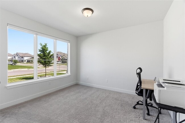 Building Photo - 396 Hollister Dr