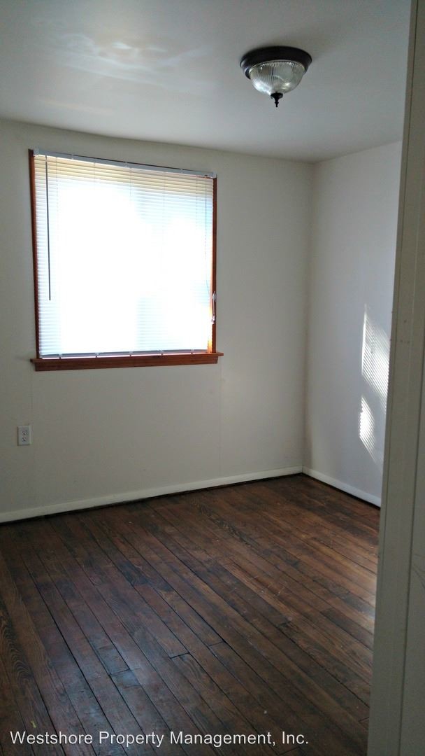 Building Photo - 3 br, 1 bath House - 511 W. Forest Park Rd.