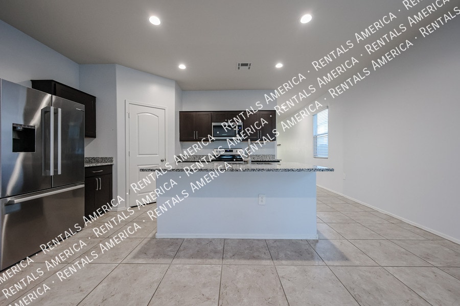 Building Photo - 36472 W San Capistrano Ave