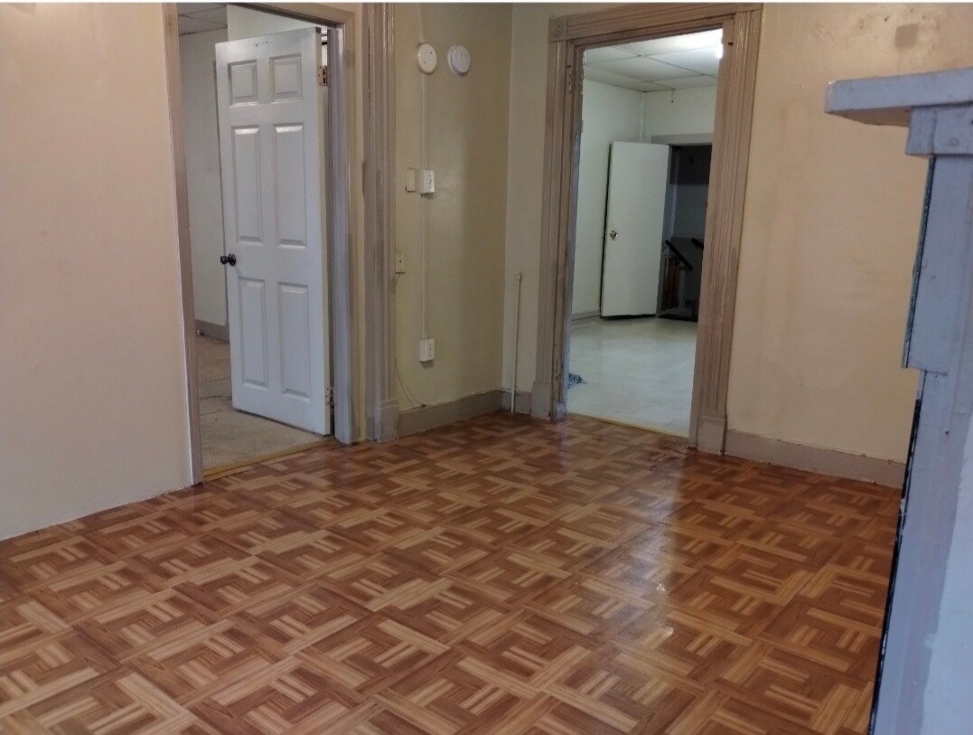 Building Photo - 46 S Prince St