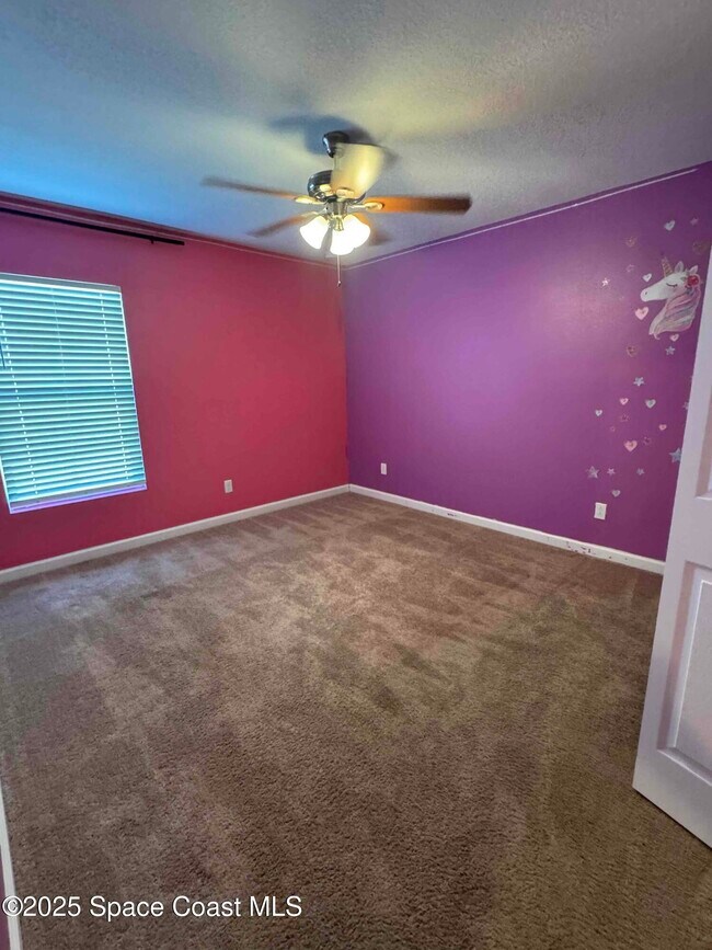 Building Photo - 3925 SW Laffite St