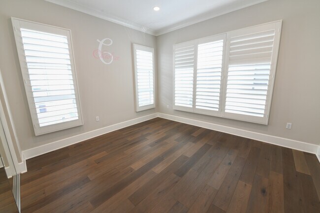 Building Photo - 12775 Bluff Creek Dr