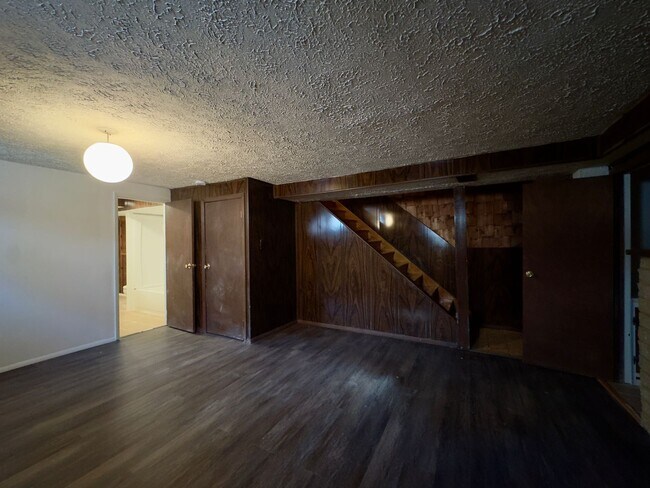 Building Photo - Charming 3 Bedroom/2 Bathroom Townhome in Rosedale, MD!