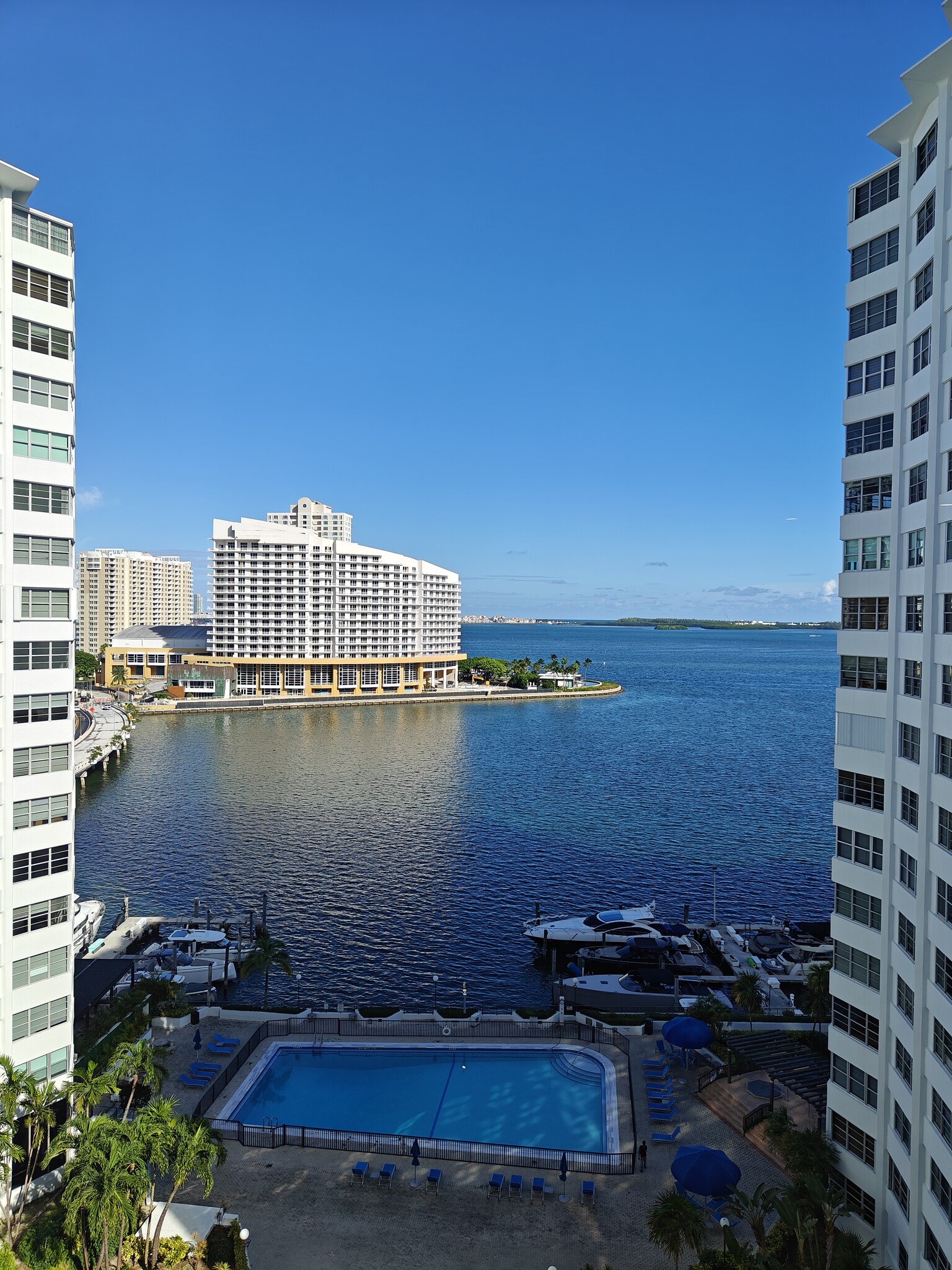Building Photo - 825 Brickell Bay Dr