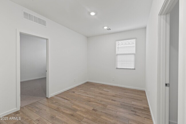 Building Photo - 15849 W Gray Fox Trl