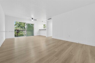 Building Photo - 12101 NE 6th Ave