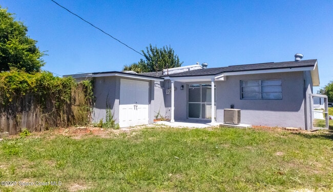 Building Photo - 230 W Towne Pl