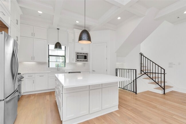 Building Photo - 5735 Winsome Ln