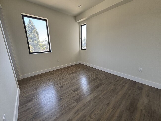 Building Photo - 2168 Balboa Ave