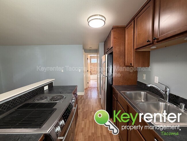 Building Photo - 422 N L St