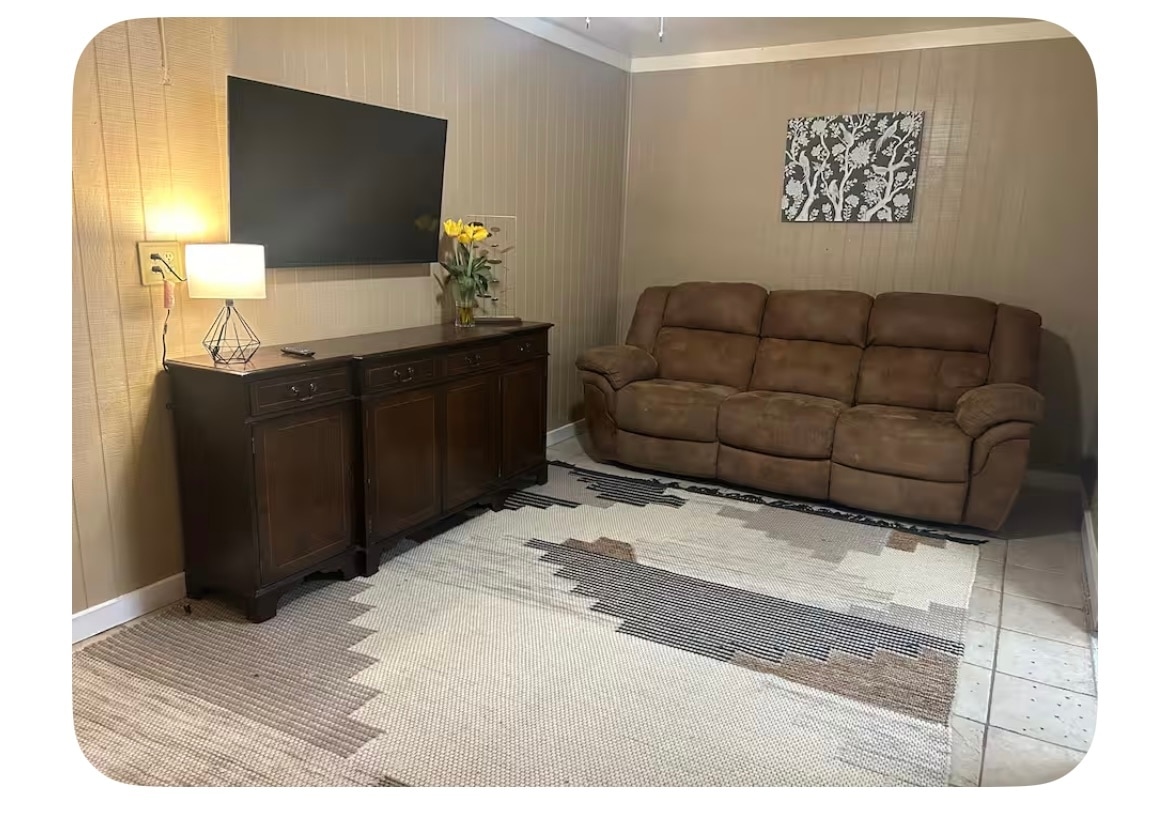 Living Room - 605 E Upas Ave