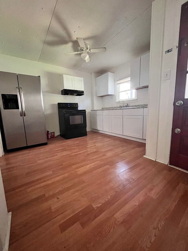 Building Photo - Single Family Rental in the heart of Minersville