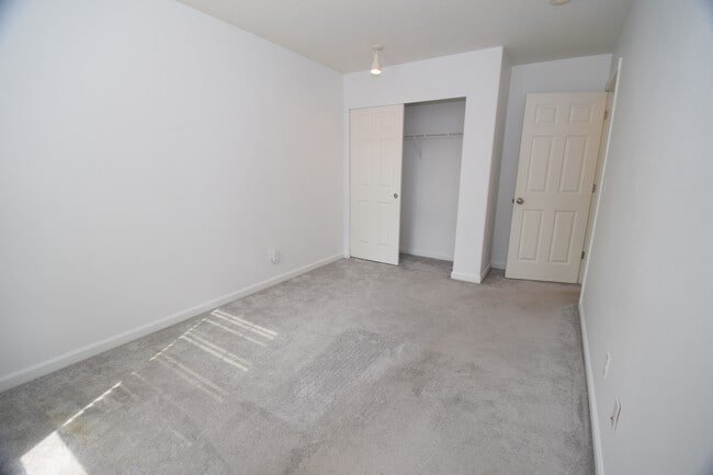 Building Photo - 432 NE 57th Ave