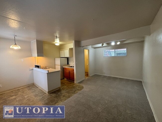 Building Photo - Ground Floor Studio, Near Boardwalk and Main Beach