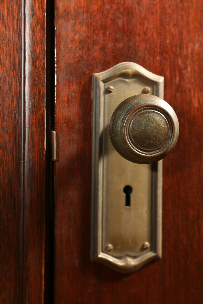 Building Photo - 2121 James M Wood Blvd