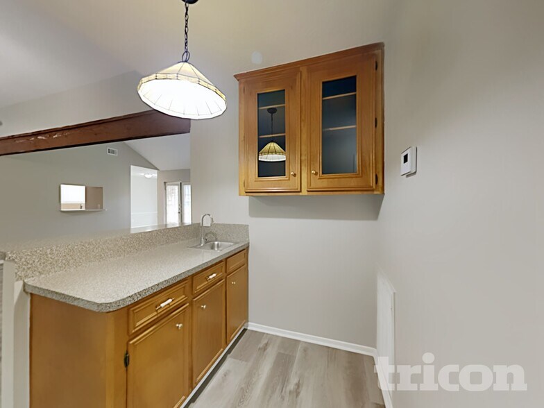 Building Photo - 1110 Poppets Way