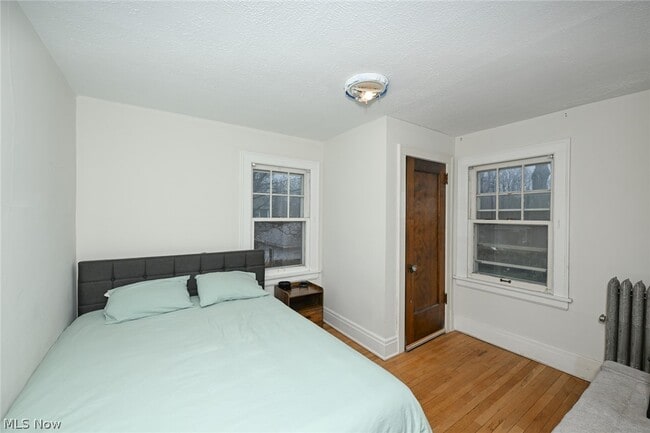 Building Photo - 2927 Huntington Rd