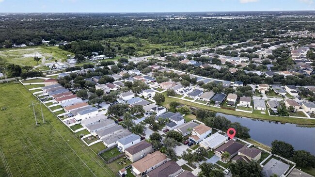 Building Photo - 7961 Carriage Pointe Dr