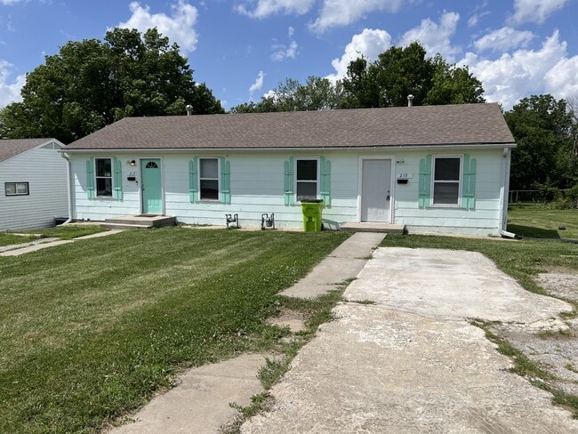 Building Photo - 210 Mill St