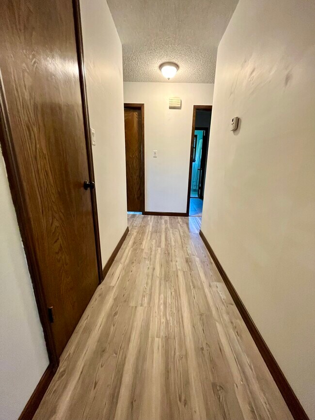 Building Photo - 14731 E 96th St N