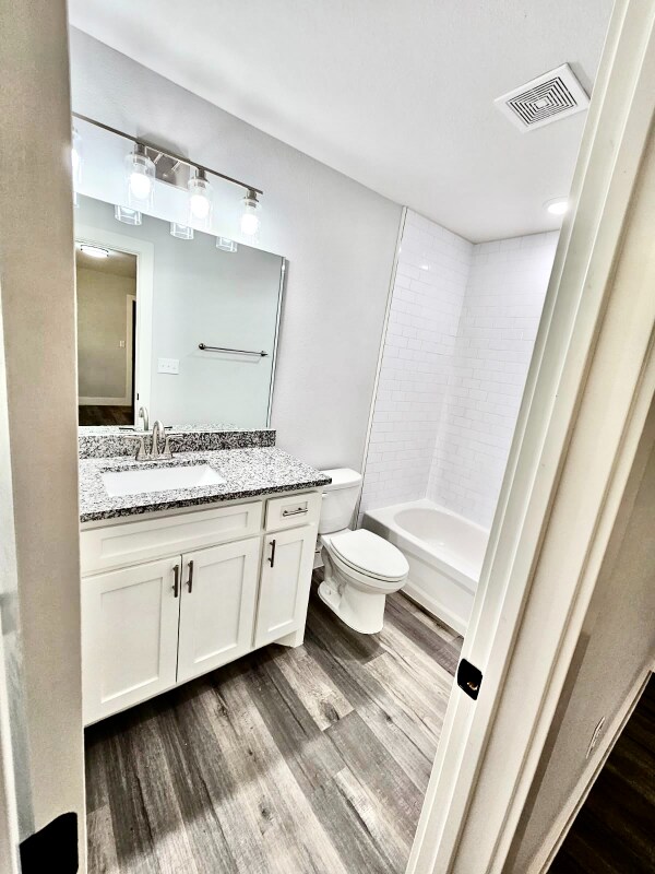 Building Photo - 220 W Bond St