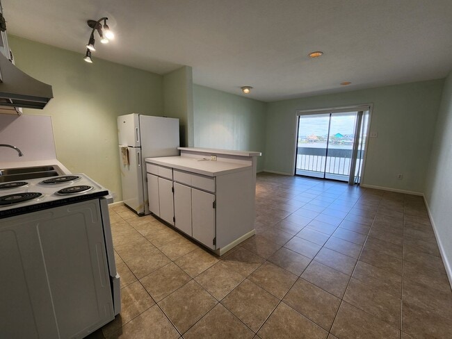 Building Photo - 580 Pleasure Island Blvd