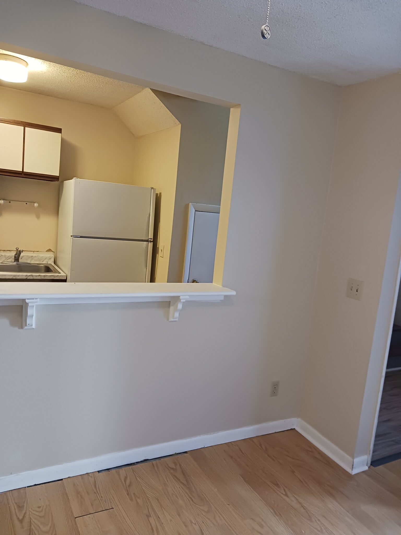 Building Photo - 1346 Bradley Dr