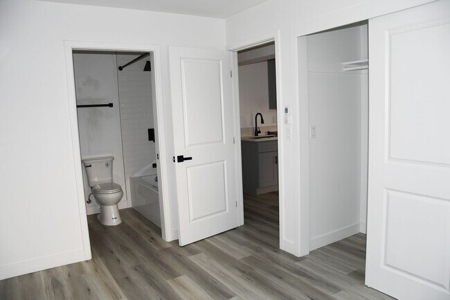 Building Photo - Valencia (994)