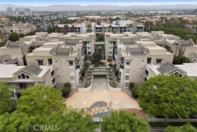 Building Photo - 13044 Pacific Promenade