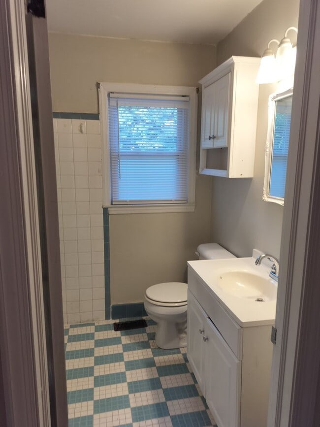 Building Photo - Fayetteville Ranch