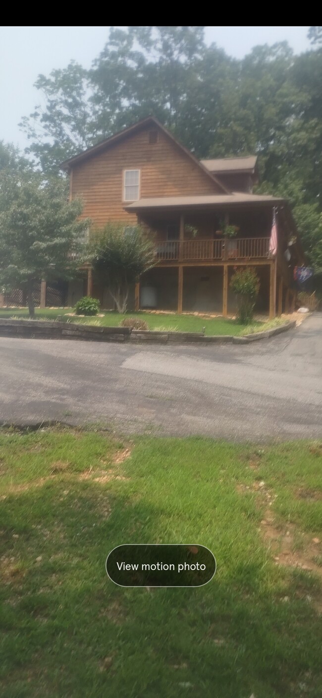 Primary Photo - 725 Woodlawn Dr