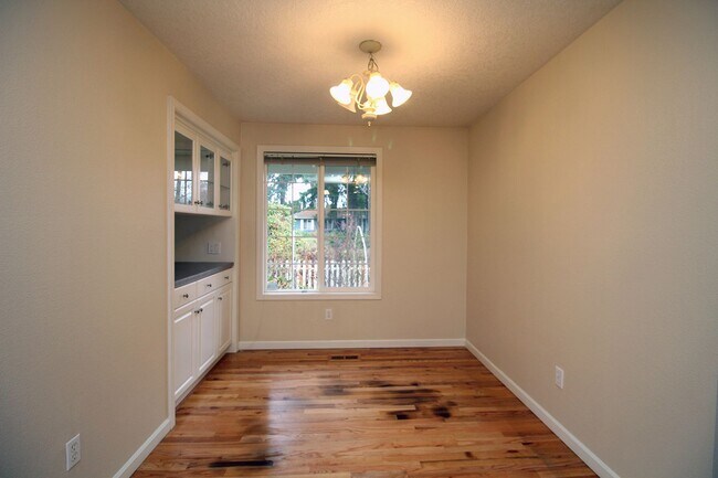 Building Photo - 5764 SW Kimball Ct