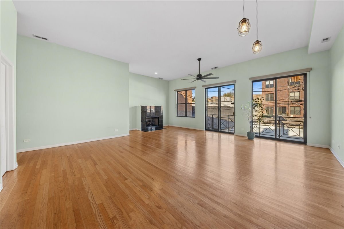 Building Photo - 2511 N Milwaukee Ave