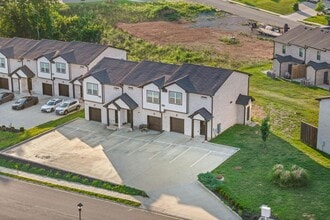 Building Photo - 1176 Meadowhill Ln