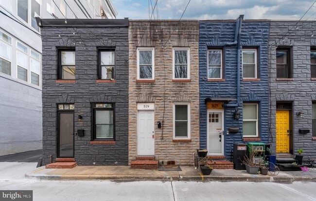 Building Photo - 519 S Port St