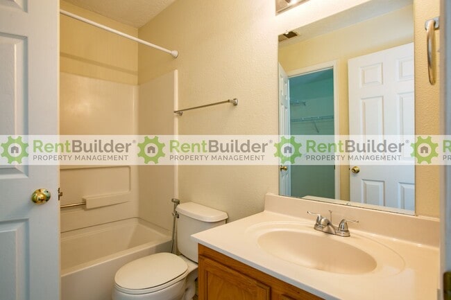 Building Photo - 5106 Park Ridge Rd NW