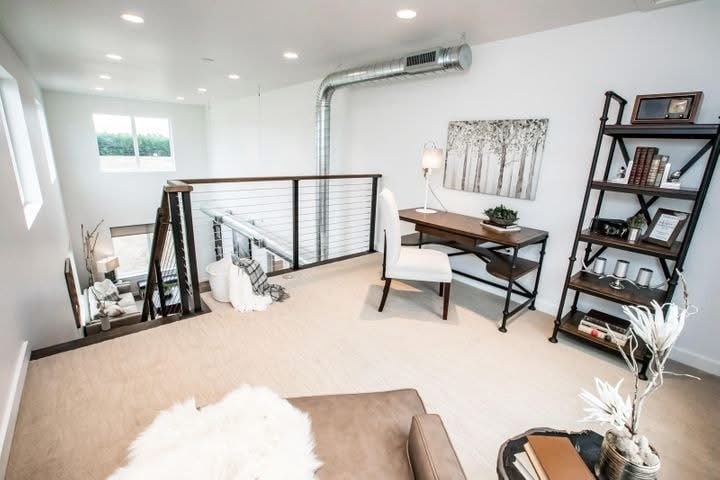Upper Loft - 128A Hawthorne Ct