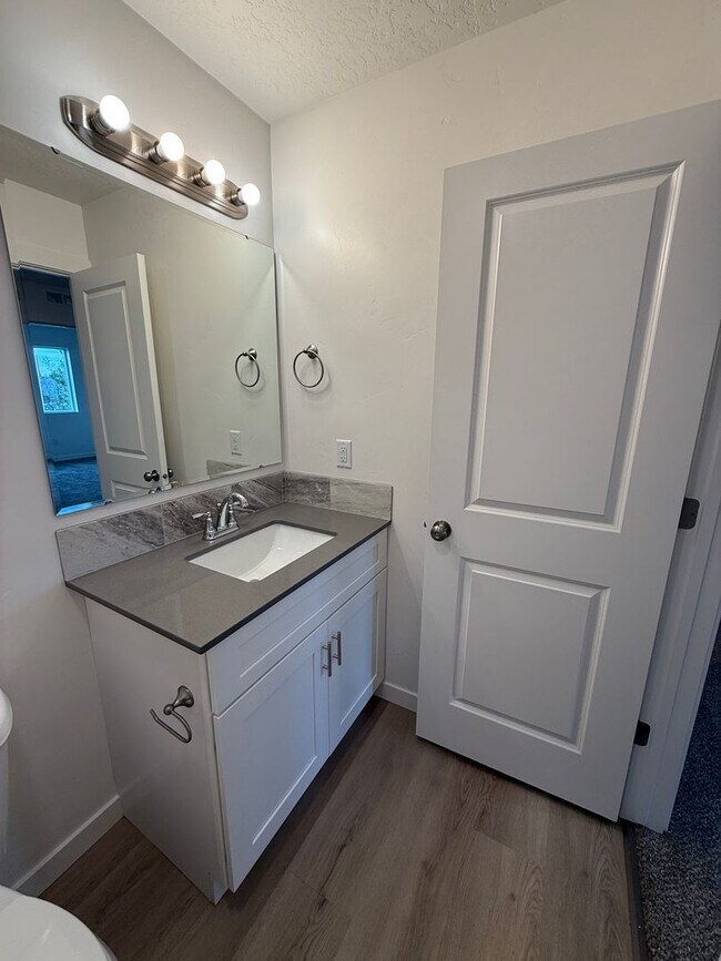 Building Photo - 5697 E Surfers Pt Ln