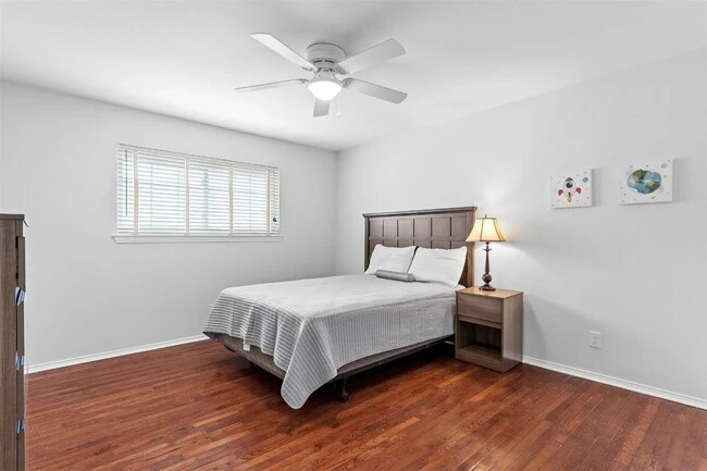 Building Photo - 15920 Archwood Ln