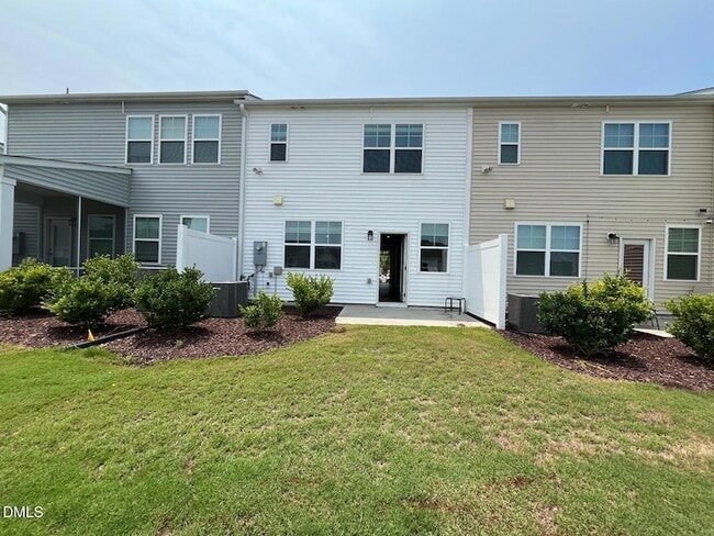 Building Photo - 5047 Tura St