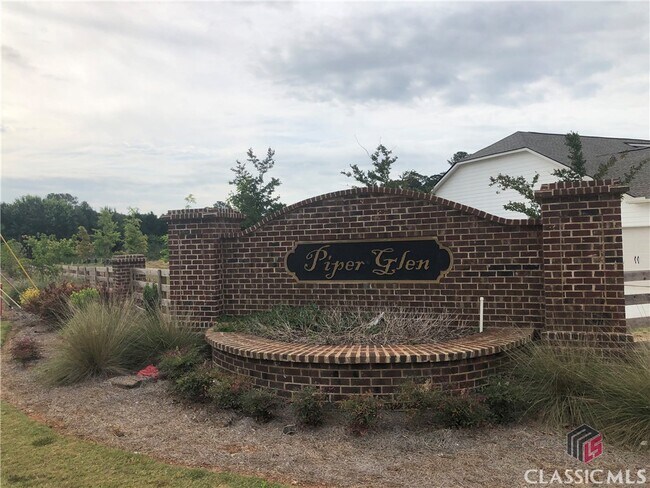 Building Photo - 1109 Day Dr